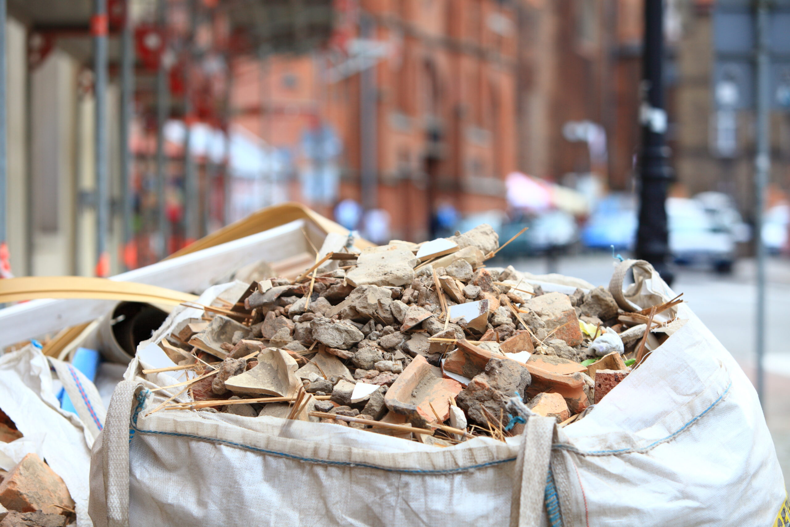 Read more about the article Big Bag na gruz – co to jest i jak z niego korzystać